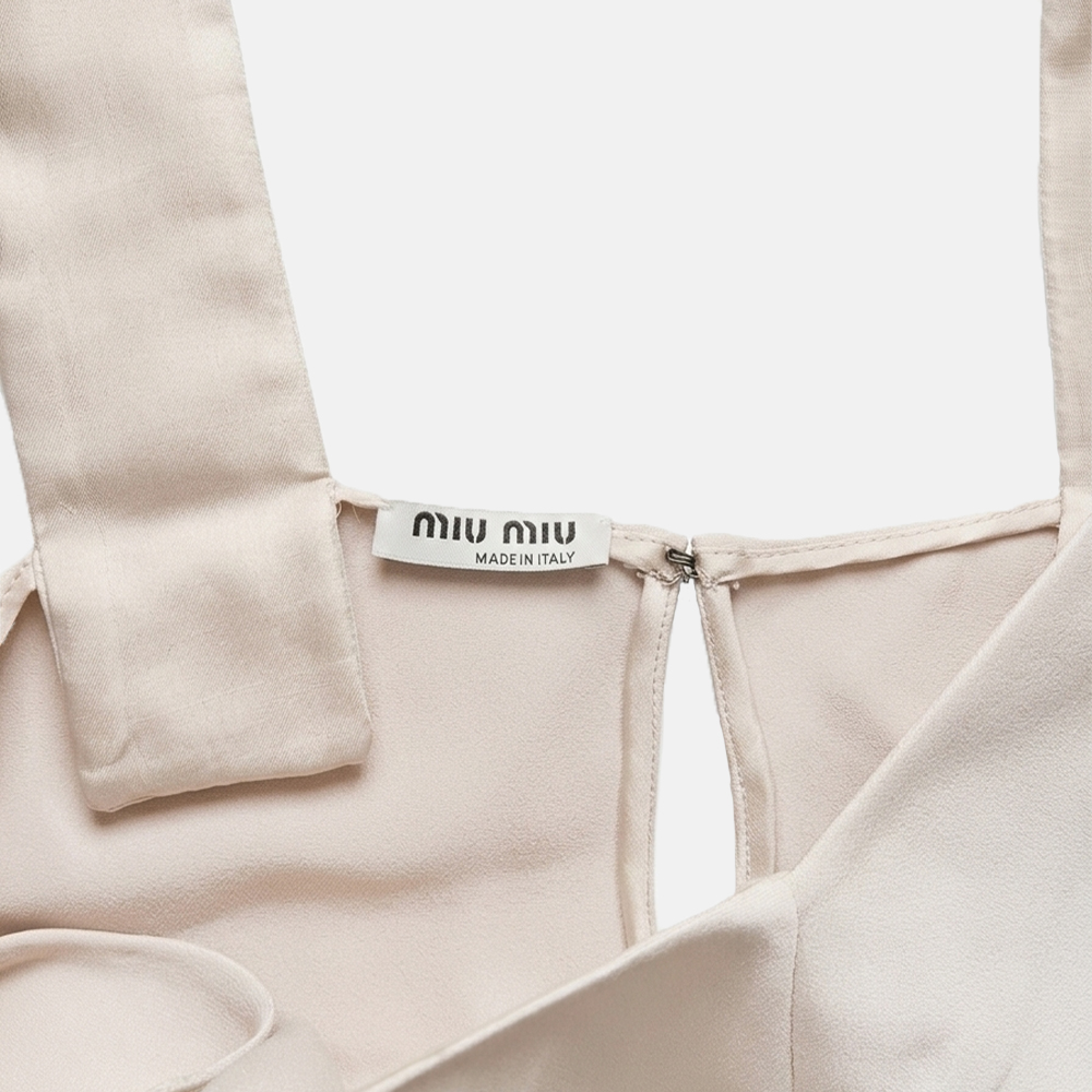 Super Flea Market+Miu Miu+Rose panel blouse+Gigi Hadid1